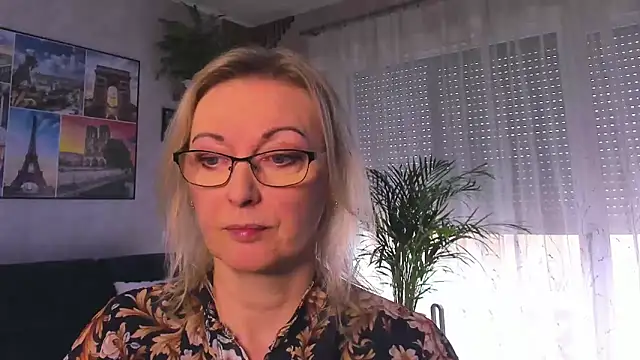 vanessa chat online show from March 29, 1:24 pm