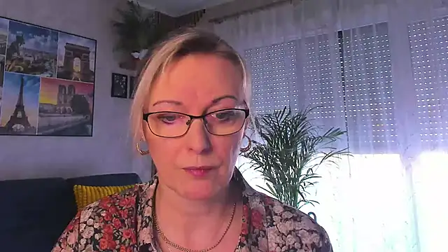 vanessa chat online show from March 19, 2:17 pm