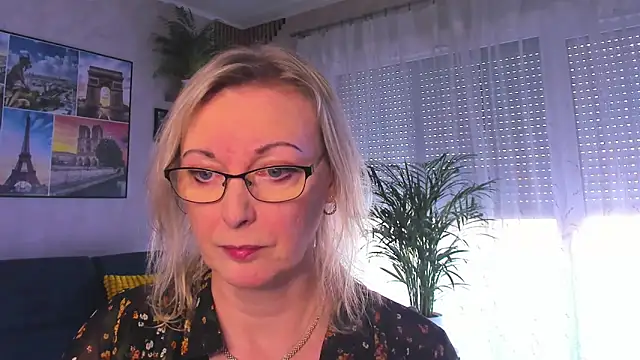 vanessa chat online show from March 12, 2:21 pm