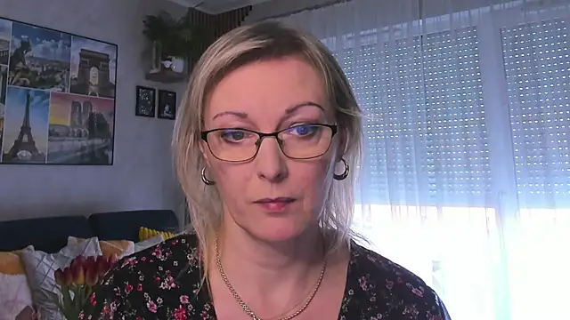 vanessa chat online show from February 19, 2:22 pm