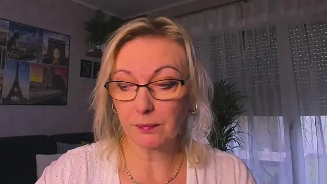 Snapshot of vanessa_chat chatting on November 11, 2:12 pm vanessa chat online show from November 11, 2:12 pm