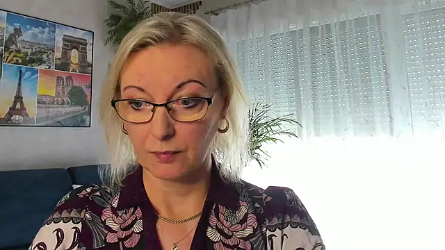 Snapshot of vanessa_chat chatting on May 17, 1:44 pm vanessa chat online show from May 17, 1:44 pm