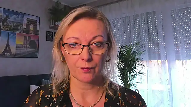 Snapshot of vanessa_chat chatting on November 6, 2:21 pm vanessa chat online show from November 6, 2:21 pm