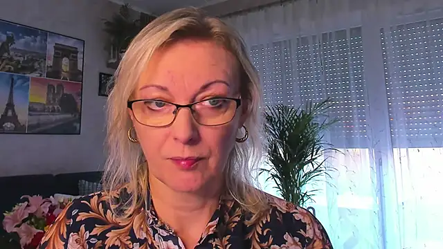 Snapshot of vanessa_chat chatting on November 5, 2:20 pm vanessa chat online show from November 5, 2:20 pm