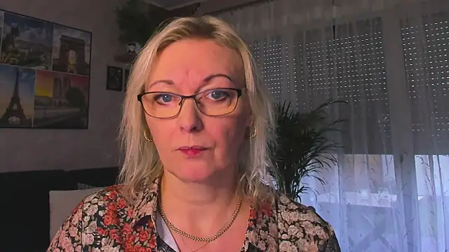 Snapshot of vanessa_chat chatting on December 15, 2:34 pm vanessa chat online show from December 15, 2:34 pm