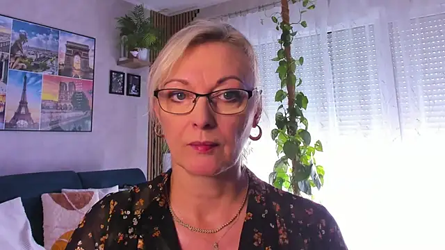 vanessa chat online show from September 10, 1:21 pm