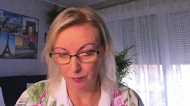 Snapshot of vanessa_chat chatting on October 22, 1:21 pm vanessa chat online show from October 22, 1:21 pm