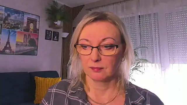 vanessa chat online show from March 1, 2:17 pm