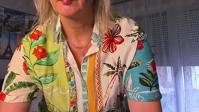 Snapshot of vanessa_chat chatting on November 17, 2:21 pm vanessa chat online show from November 17, 2:21 pm