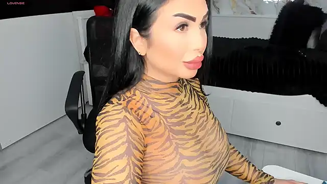 Snapshot of mistress_meryem chatting on March 21, 2:39 am mistress meryem online show from March 21, 2:39 am