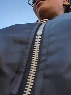 DarkDea online show from November 30, 1:45 pm