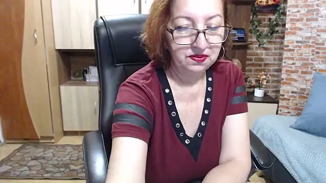 EvelyneFlirtyMilf online show from April 2, 5:03 am