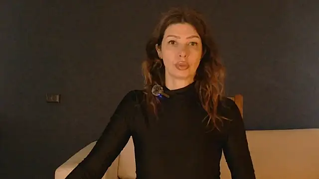 WhiteQueen888 online show from May 7, 3:44 am