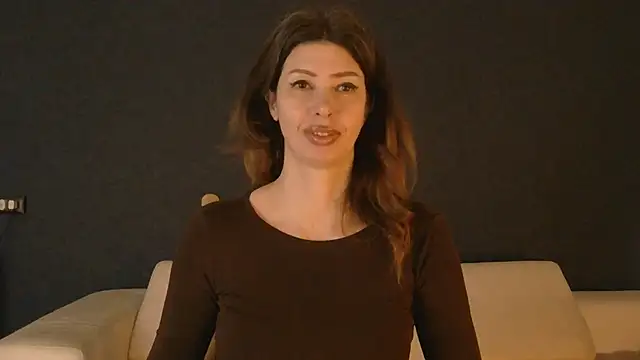 WhiteQueen888 online show from April 15, 6:52 am