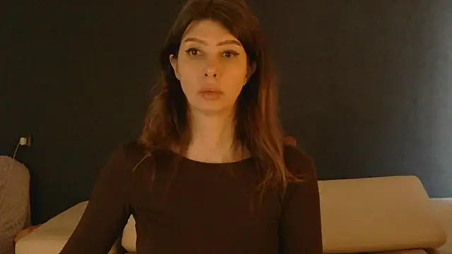 WhiteQueen888 online show from March 12, 7:45 am