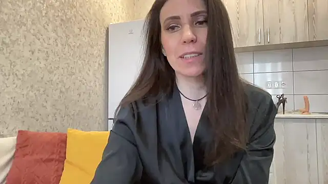 Snapshot of HotyWinter chatting on May 3, 7:57 am HotyWinter online show from May 3, 7:57 am