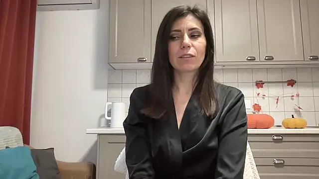 Snapshot of HotyWinter chatting on November 2, 4:39 am HotyWinter online show from November 2, 4:39 am