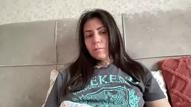 Snapshot of HotyWinter chatting on February 16, 10:25 am HotyWinter online show from February 16, 10:25 am