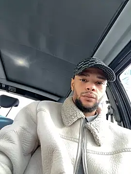 Snapshot of Lionayowe chatting on November 18, 11:35 am Lionayowe online show from November 18, 11:35 am