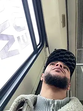 Lionayowe online show from March 6, 11:05 am