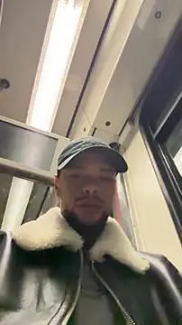 Snapshot of Lionayowe chatting on December 2, 11:28 pm Lionayowe online show from December 2, 11:28 pm