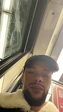 Snapshot of Lionayowe chatting on October 26, 7:58 pm Lionayowe online show from October 26, 7:58 pm