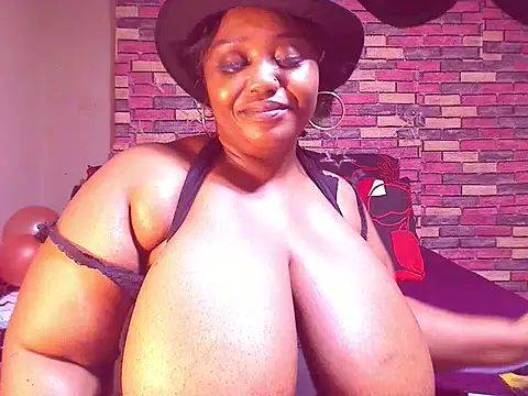 Snapshot of BustySavita chatting on January 1, 7:41 am BustySavita online show from January 1, 7:41 am