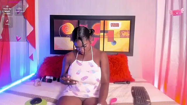 Snapshot of Emabland2 chatting on September 14, 4:24 am Emabland2 online show from September 14, 4:24 am