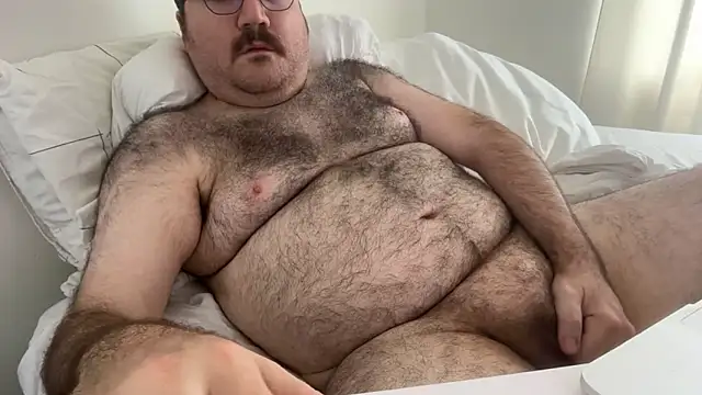 Snapshot of elagobear chatting on June 19, 6:47 pm elagobear online show from June 19, 6:47 pm