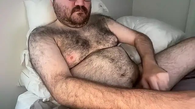Snapshot of elagobear chatting on June 7, 4:07 am elagobear online show from June 7, 4:07 am
