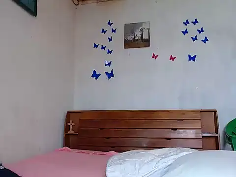 Snapshot of Princess_Ariahsquirty chatting on February 7, 8:11 am Princess Ariahsquirty online show from February 7, 8:11 am