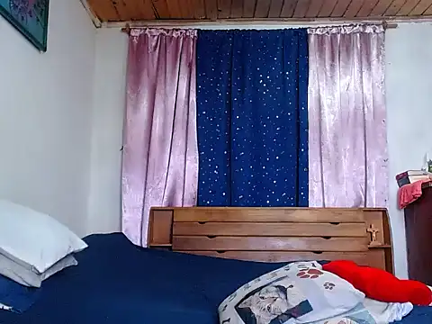 Princess Ariahsquirty online show from April 3, 8:10 am