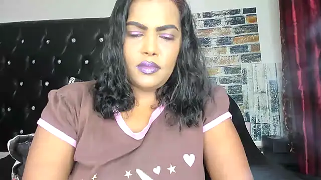 MySweetBitch143 online show from October 27, 1:56 pm