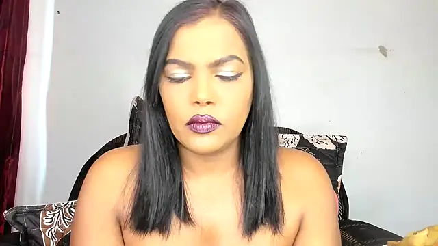 MySweetBitch143 online show from November 12, 6:50 am