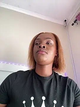 LuciousLips96 online show from June 10, 9:43 am