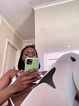 LuciousLips96 online show from May 9, 9:12 am