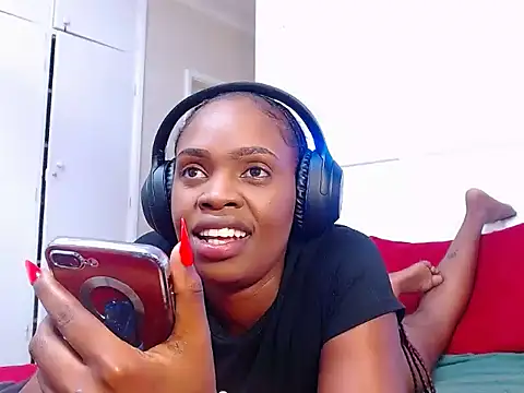 LuciousLips96 online show from November 25, 7:03 pm