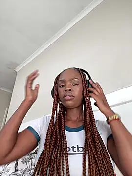 LuciousLips96 online show from June 21, 8:31 am