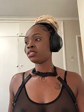 LuciousLips96 online show from October 21, 10:47 am