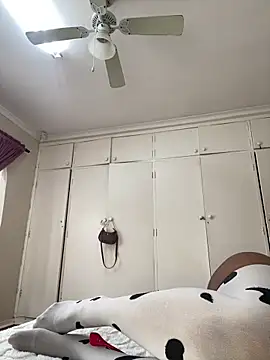 LuciousLips96 online show from April 19, 8:26 am