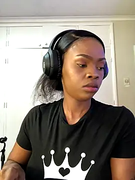 LuciousLips96 online show from October 26, 7:20 am