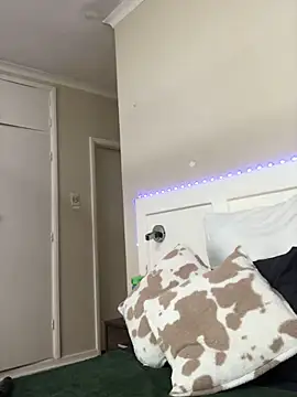 LuciousLips96 online show from November 28, 2:39 pm