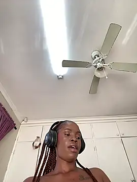 LuciousLips96 online show from June 27, 9:26 am