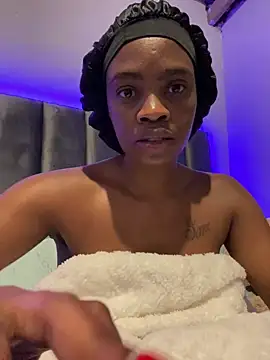 LuciousLips96 online show from December 20, 8:01 pm