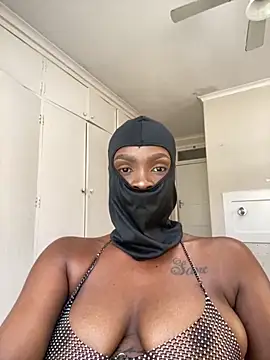 LuciousLips96 online show from February 26, 9:31 am