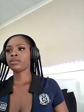 LuciousLips96 online show from November 12, 9:02 am