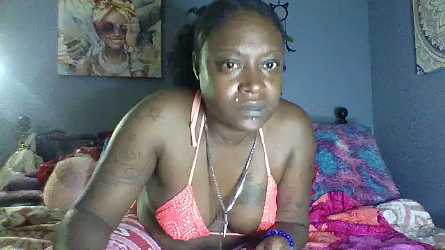 Snapshot of msdeedee chatting on May 9, 1:53 am msdeedee online show from May 9, 1:53 am