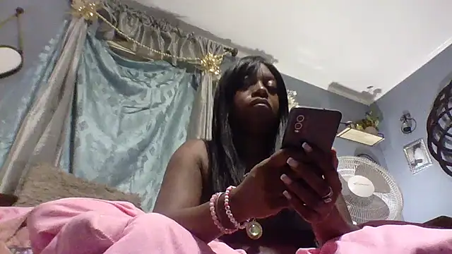 msdeedee online show from December 18, 1:59 pm