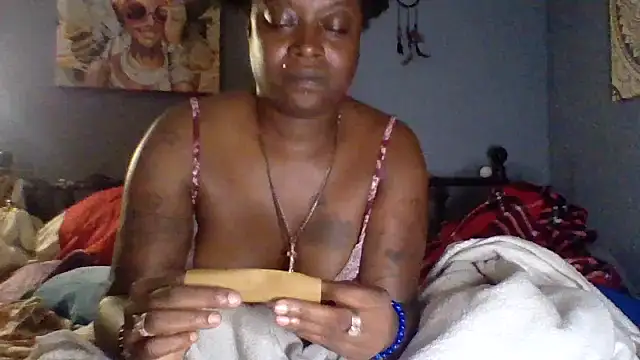 Snapshot of msdeedee chatting on May 18, 7:02 am msdeedee online show from May 18, 7:02 am