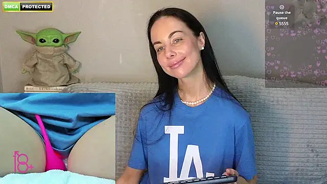 Snapshot of 3ight33nplus chatting on March 10, 12:28 am 3ight33nplus online show from March 10, 12:28 am